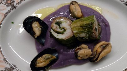 Rollè di filetto di orata con cozze e purea di patate vitellotte